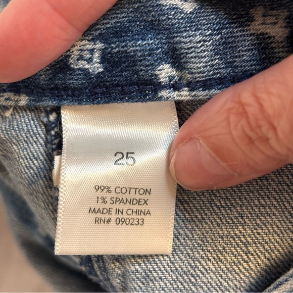 Kendall & Kylie | Geometric Print Button-Front Denim Mini Skirt | 25 - Picture 6 of 6